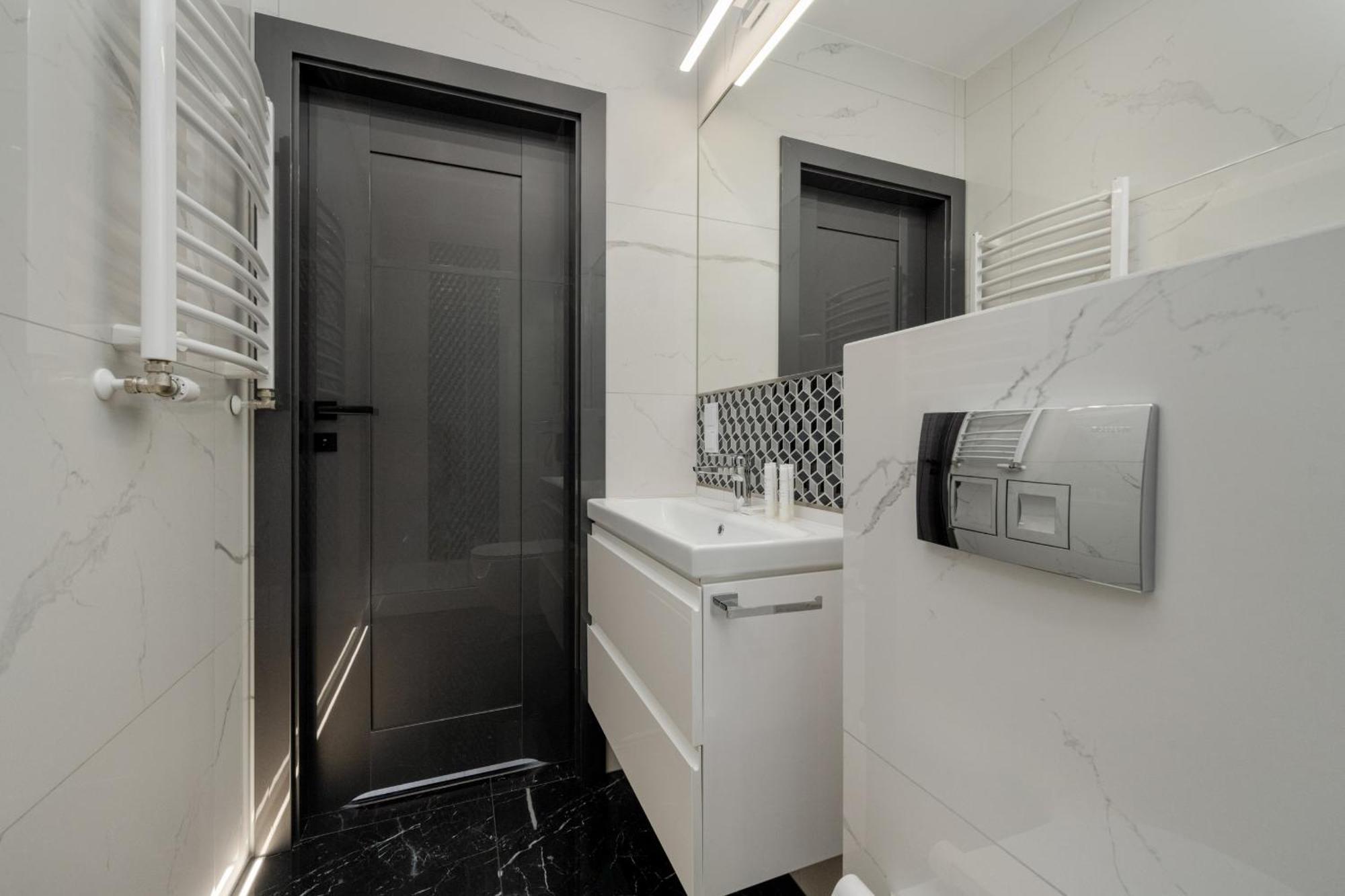 Luksusowy Apartament Z 3 Sypialniami, Klimatyzacja, Parkingiem I Biurkiem We Wroclawiu By Renters Prestige Ngoại thất bức ảnh