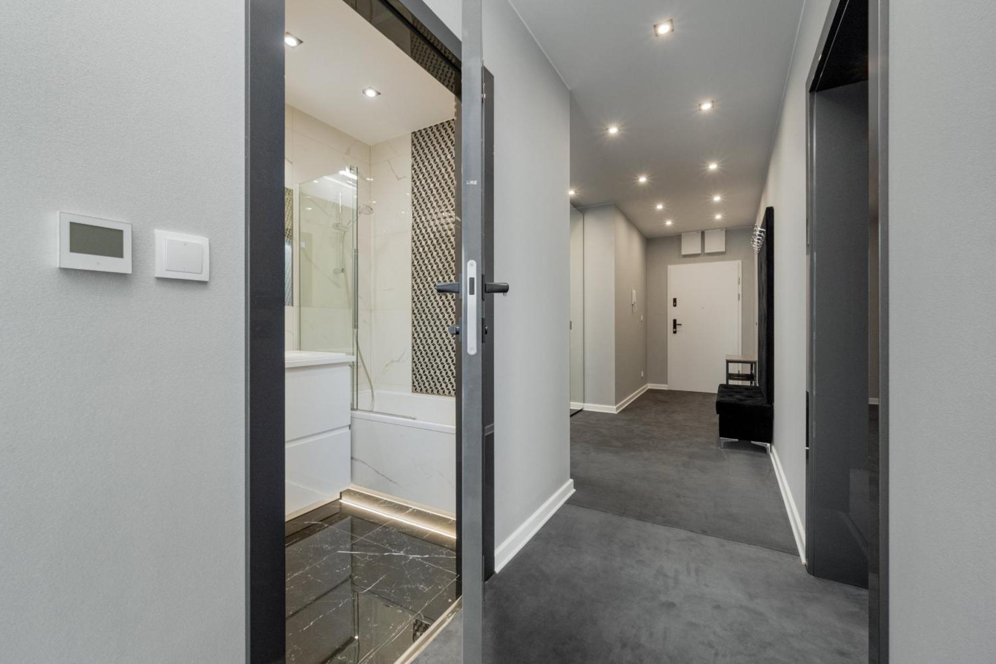 Luksusowy Apartament Z 3 Sypialniami, Klimatyzacja, Parkingiem I Biurkiem We Wroclawiu By Renters Prestige Ngoại thất bức ảnh