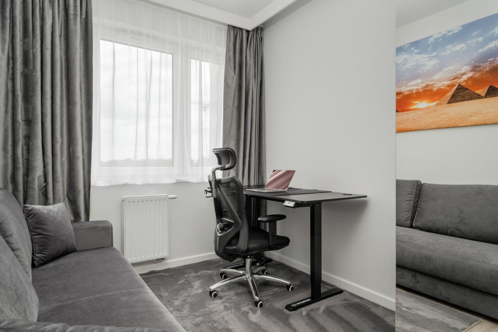 Luksusowy Apartament Z 3 Sypialniami, Klimatyzacja, Parkingiem I Biurkiem We Wroclawiu By Renters Prestige Ngoại thất bức ảnh